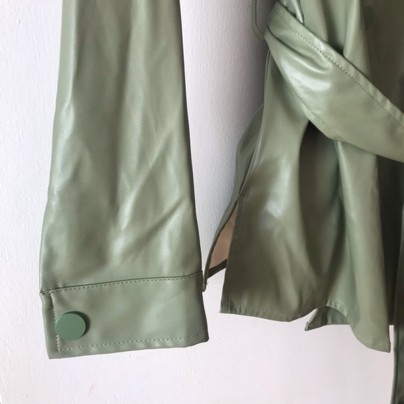 New Flap Pocket Front Belted Faux Leather Jacket/Shacket Size Small - Picture 8 of 9